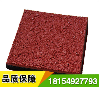 復(fù)合型塑膠跑道由多層鋪設(shè)組成的高性能面層結(jié)構(gòu),具有長時間的使用壽命,彈性程度及動力學(xué)設(shè)計(jì)特征.底層由聚氨酯黏合劑按控制比例混合特殊膠粒后,經(jīng)由*施工機(jī)械控制厚度鋪設(shè)